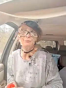 Snapshot of ivylee31 chatting on 03-09-25, 08:52 ivylee31 online show from 03-09-25, 08:52