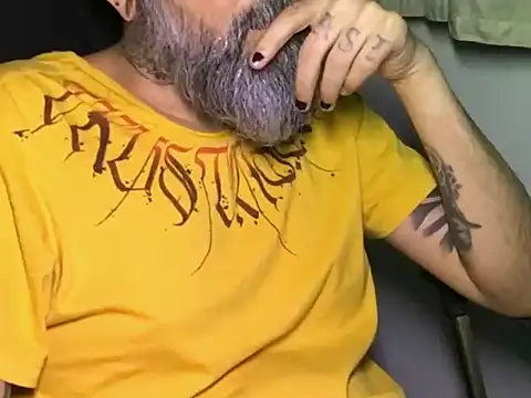 Snapshot of cabine103 chatting on 09-26-25, 01:31 cabine103 online show from 09-26-25, 01:31