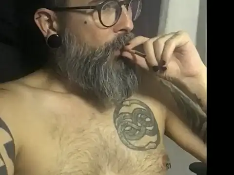 Snapshot of cabine103 chatting on 12-01-25, 02:27 cabine103 online show from 12-01-25, 02:27