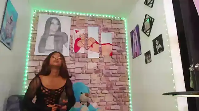 Snapshot of vixenxqueens chatting on 03-02-25, 03:02 vixenxqueens online show from 03-02-25, 03:02