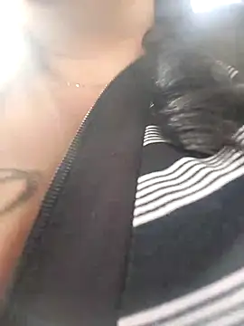 Snapshot of sara_pineros chatting on 02-28-25, 08:18 sara pineros online show from 02-28-25, 08:18