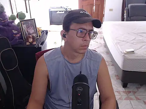 Snapshot of Pit_xxz chatting on 07-17-26, 04:34 Pit xxz online show from 07-17-26, 04:34