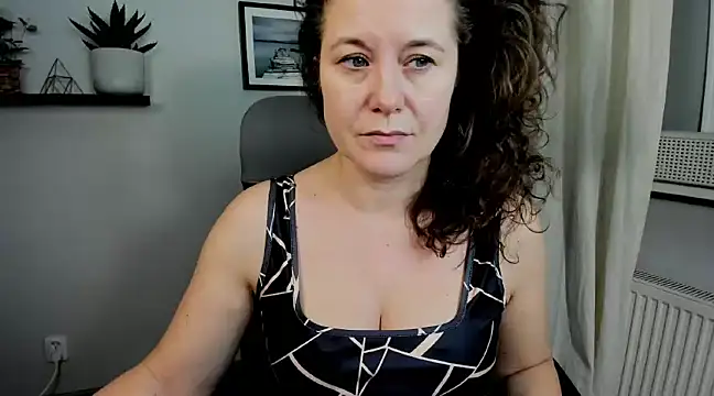 OLIVIA lux online show from 12-12-24, 03:48