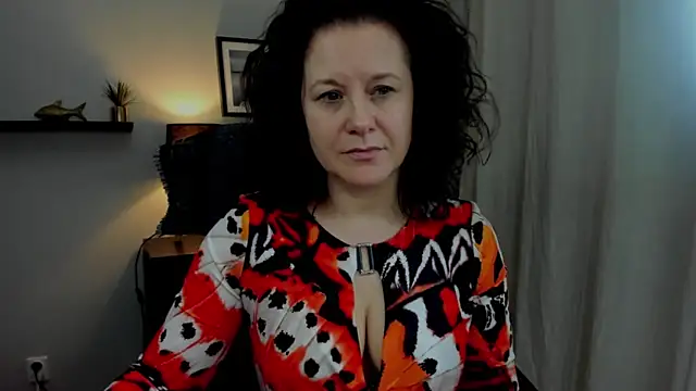 OLIVIA lux online show from 01-28-25, 03:57