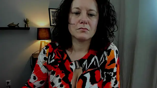 OLIVIA lux online show from 01-28-25, 07:00