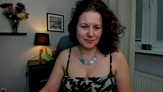 OLIVIA lux online show from 03-18-25, 05:21