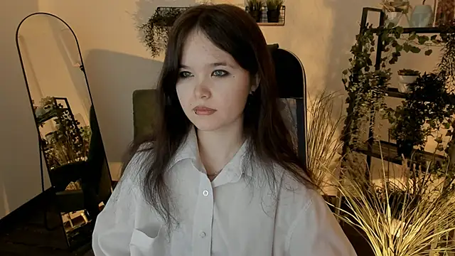 Snapshot of Elainebeness chatting on 04-19-26, 10:56 Elainebeness online show from 04-19-26, 10:56