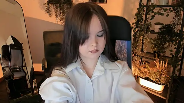 Snapshot of Elainebeness chatting on 04-27-26, 04:05 Elainebeness online show from 04-27-26, 04:05