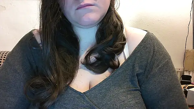 Snapshot of Maebi chatting on 01-07-25, 09:46 Maebi online show from 01-07-25, 09:46