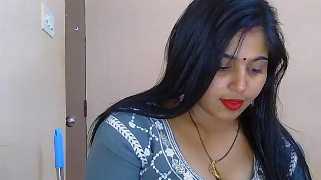 Snapshot of Sweet-Rani chatting on 12-19-25, 06:15 Sweet-Rani online show from 12-19-25, 06:15