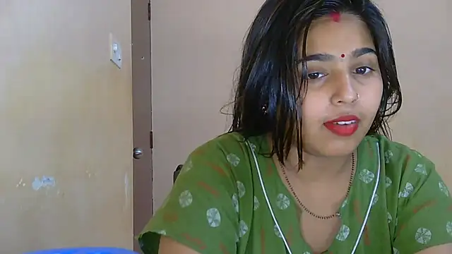 Snapshot of Sweet-Rani chatting on 04-15-26, 06:04 Sweet-Rani online show from 04-15-26, 06:04
