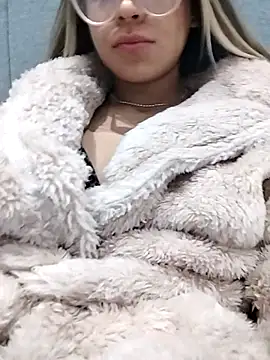 fofinhaa12 online show from 10-07-25, 04:04