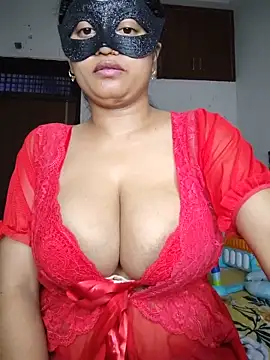 Snapshot of bigtitsqueen chatting on 07-02-26, 09:48 bigtitsqueen online show from 07-02-26, 09:48