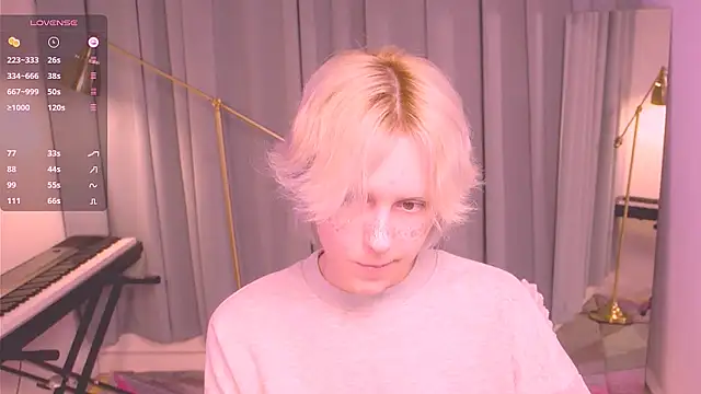 Snapshot of edward_holy chatting on 12-04-24, 07:06 edward holy online show from 12-04-24, 07:06