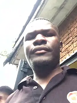 Snapshot of HutchMansell chatting on 12-18-24, 06:32 HutchMansell online show from 12-18-24, 06:32