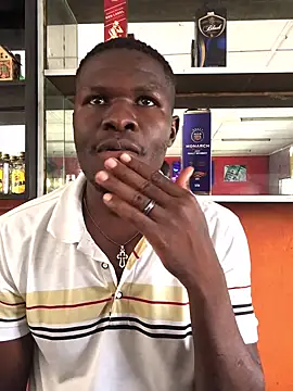 Snapshot of HutchMansell chatting on 12-25-24, 12:05 HutchMansell online show from 12-25-24, 12:05