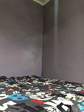 Snapshot of HutchMansell chatting on 12-30-24, 05:04 HutchMansell online show from 12-30-24, 05:04