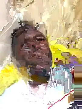 Snapshot of HutchMansell chatting on 02-08-25, 01:33 HutchMansell online show from 02-08-25, 01:33