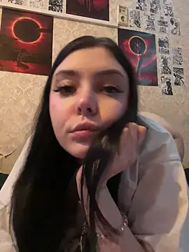 Snapshot of Pepe-pupu chatting on 12-15-24, 05:20 Pepe-pupu online show from 12-15-24, 05:20