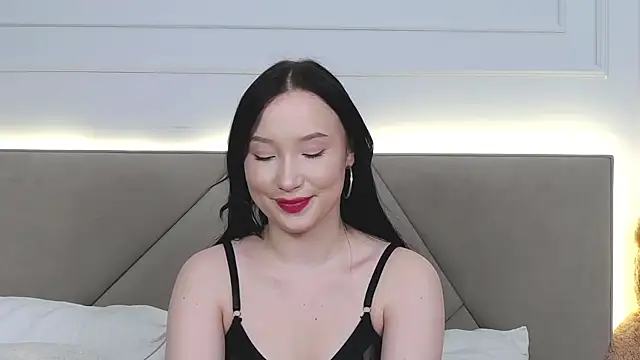 LeilaLow online show from 01-23-25, 06:14