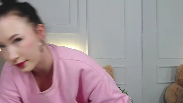 LeilaLow online show from 02-27-25, 11:20