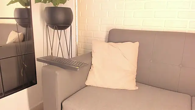 karina gomez 18 online show from 02-18-25, 03:21