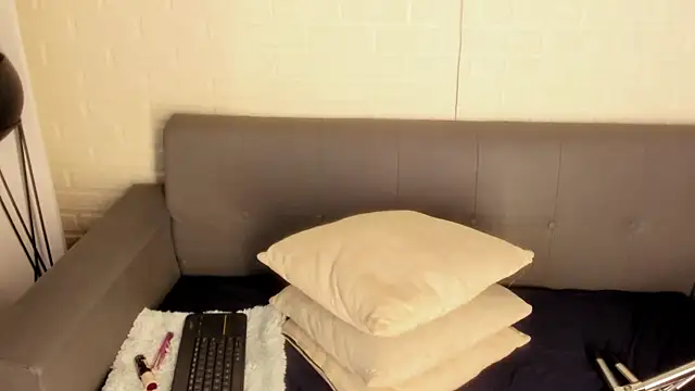 karina gomez 18 online show from 12-15-25, 11:25