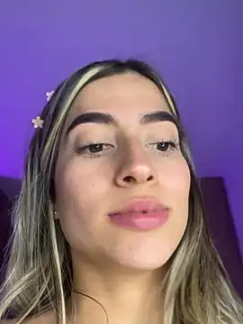 Issabela G1 online show from 12-06-24, 07:32