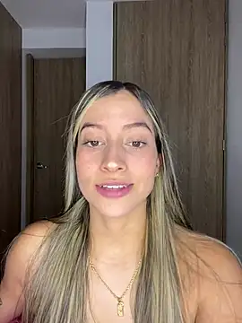 Issabela G1 online show from 01-27-25, 11:11