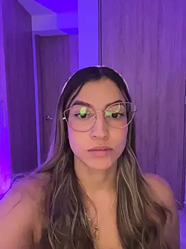 Issabela G1 online show from 02-19-26, 02:07