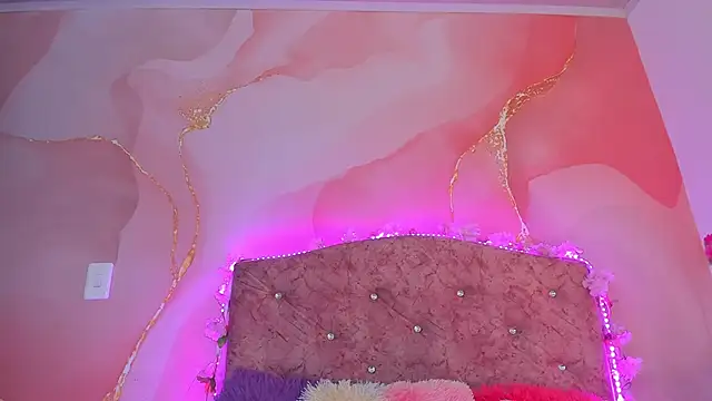 Snapshot of Bella__sweet chatting on 01-14-25, 06:38 Bella sweet online show from 01-14-25, 06:38