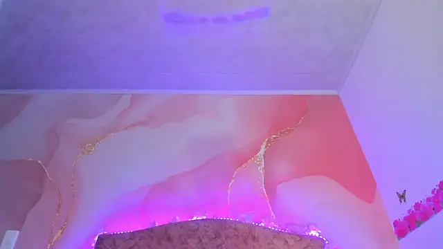 Snapshot of Bella__sweet chatting on 01-18-25, 06:53 Bella sweet online show from 01-18-25, 06:53