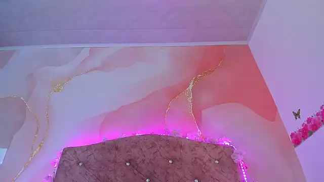 Snapshot of Bella__sweet chatting on 02-05-25, 06:59 Bella sweet online show from 02-05-25, 06:59