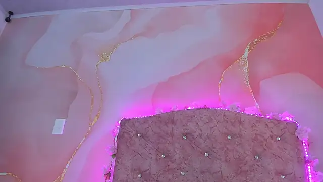 Snapshot of Bella__sweet chatting on 02-11-25, 06:44 Bella sweet online show from 02-11-25, 06:44