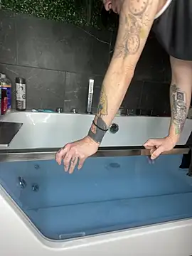 Snapshot of Luluof chatting on 02-17-25, 12:38 Luluof online show from 02-17-25, 12:38