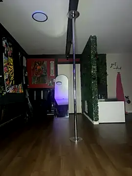 Snapshot of Luluof chatting on 10-02-25, 09:38 Luluof online show from 10-02-25, 09:38