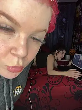 Snapshot of Luluof chatting on 02-12-26, 07:03 Luluof online show from 02-12-26, 07:03