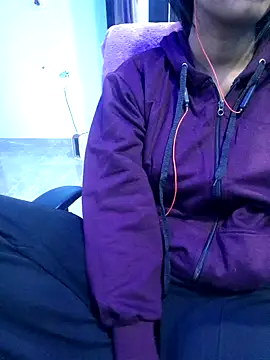 Snapshot of royaldoll-143 chatting on 01-09-25, 03:23 royaldoll-143 online show from 01-09-25, 03:23