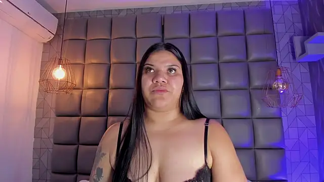 Snapshot of mile_uribe chatting on 02-11-25, 03:40 mile uribe online show from 02-11-25, 03:40