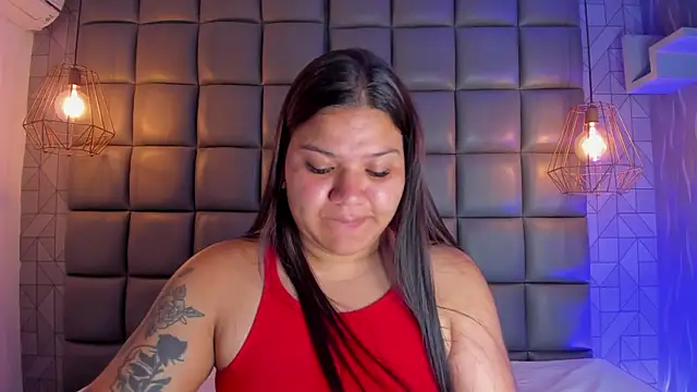 Snapshot of mile_uribe chatting on 03-21-25, 06:05 mile uribe online show from 03-21-25, 06:05