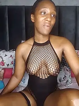 Snapshot of Lucy_Blacksilk chatting on 02-02-26, 10:19 Lucy Blacksilk online show from 02-02-26, 10:19