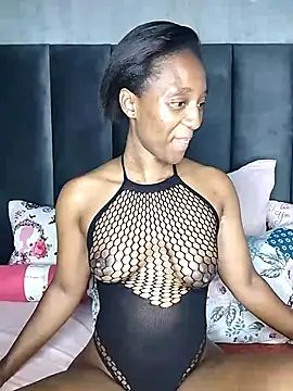Snapshot of Lucy_Blacksilk chatting on 02-04-26, 10:26 Lucy Blacksilk online show from 02-04-26, 10:26