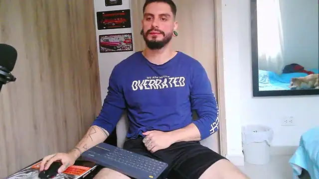 Aaron kwok28 online show from 02-25-26, 09:57