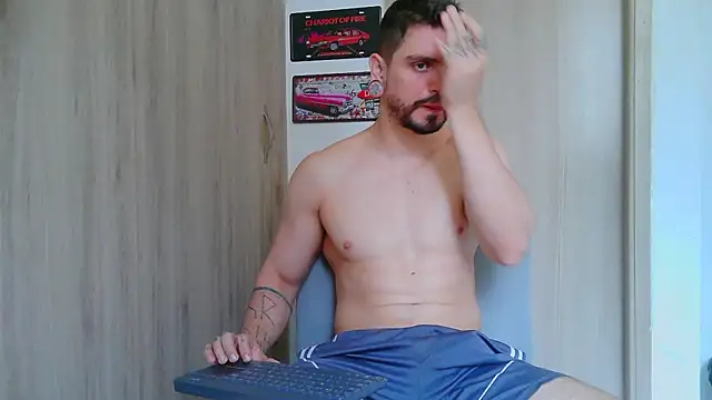 Aaron kwok28 online show from 04-18-26, 04:22