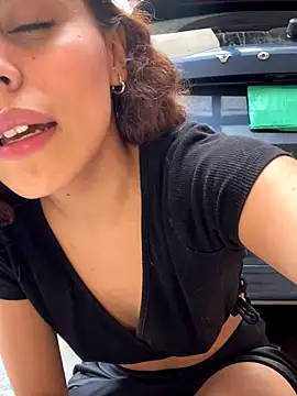 Katee Jones online show from 10-04-25, 07:45