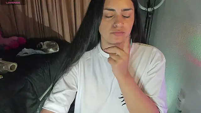 Snapshot of _laina_ chatting on 12-09-24, 06:12 laina online show from 12-09-24, 06:12