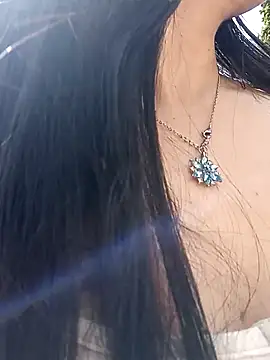 Snapshot of _laina_ chatting on 01-02-25, 03:19 laina online show from 01-02-25, 03:19