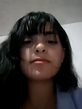 Snapshot of _laina_ chatting on 03-20-25, 04:40 laina online show from 03-20-25, 04:40