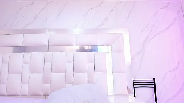 BritneyCollins online show from 11-21-25, 12:04