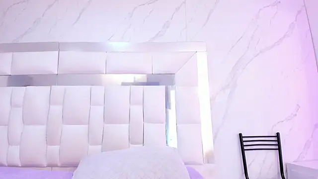 BritneyCollins online show from 11-30-25, 01:48